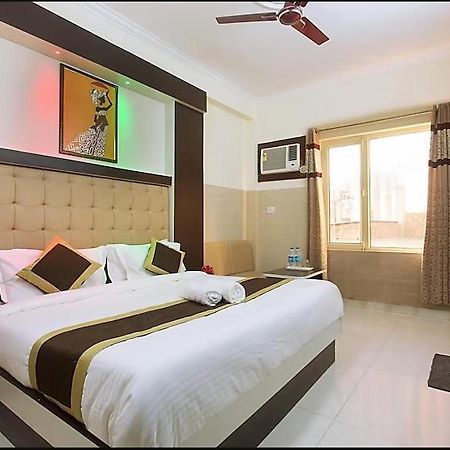 Trimrooms Trinity Katra ภายนอก รูปภาพ