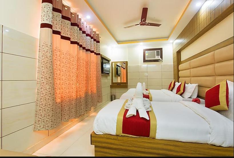 Trimrooms Trinity Katra ภายนอก รูปภาพ