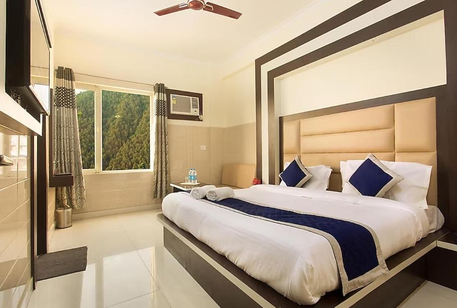 Trimrooms Trinity Katra ภายนอก รูปภาพ