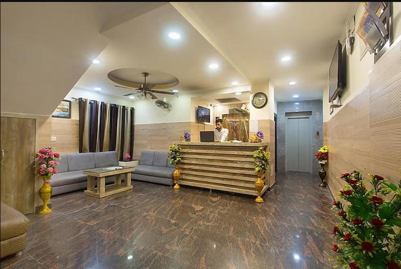 Trimrooms Trinity Katra ภายนอก รูปภาพ