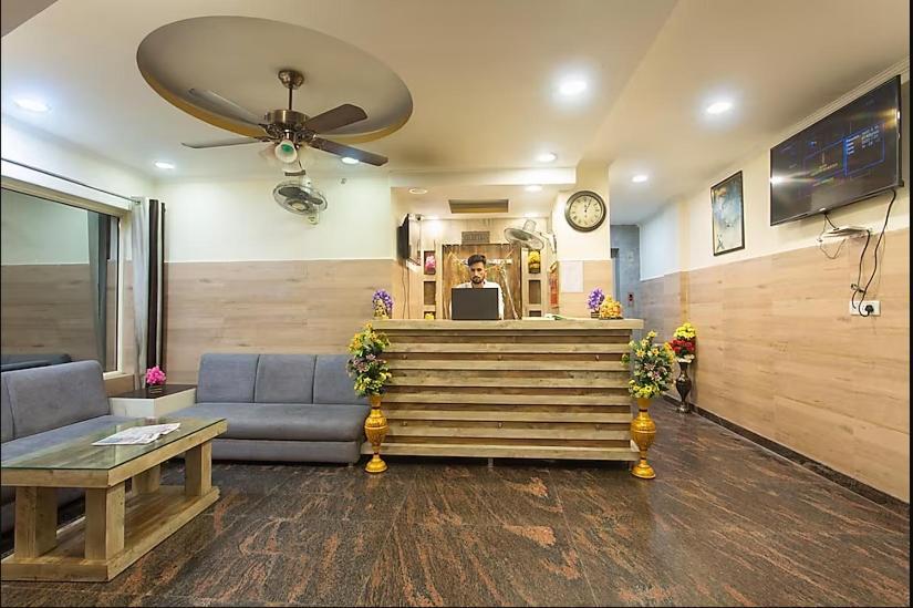 Trimrooms Trinity Katra ภายนอก รูปภาพ