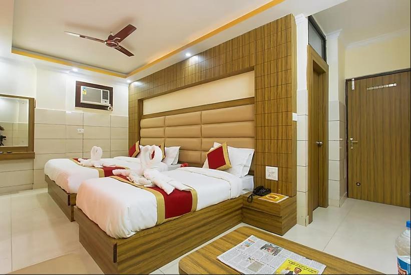 Trimrooms Trinity Katra ภายนอก รูปภาพ